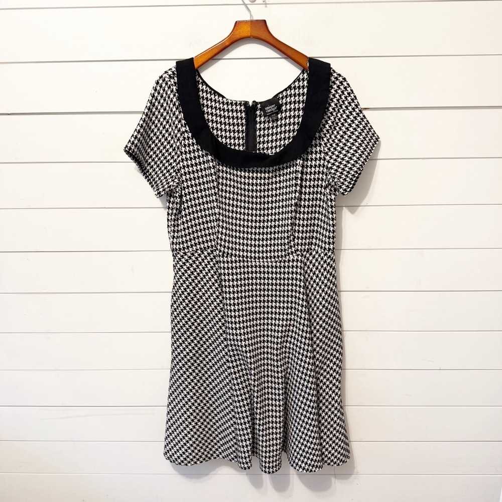 Unique Vintage | Black and White Houndstooth Midi Dress Retro Size 2X/18